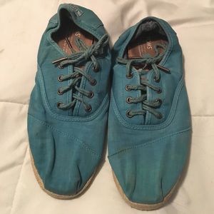 Aqua tom's shoes