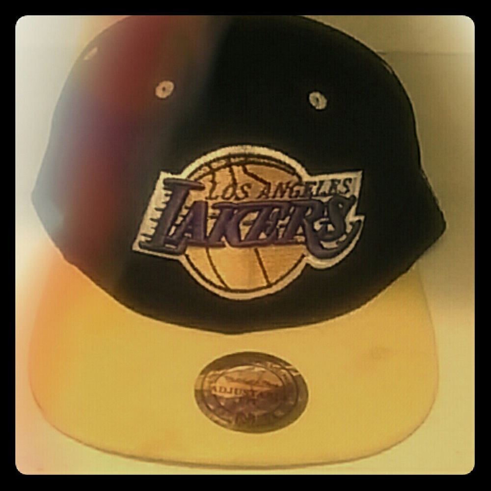 Kobe Bryant collectors hat by Mitchell and