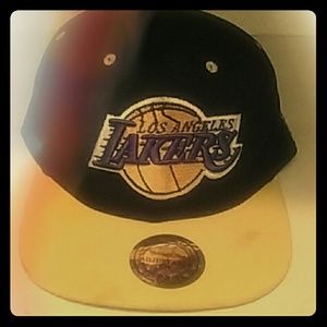 Kobe Bryant collectors hat by Mitchell and