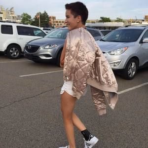 Meet your Posher, Claire