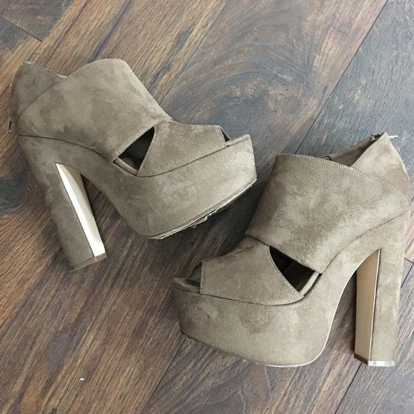 Shoes - Totally cute stack heel fo suede size 8