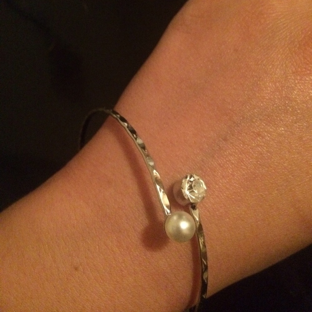 (4 for $20) brand new silver toned bracelet