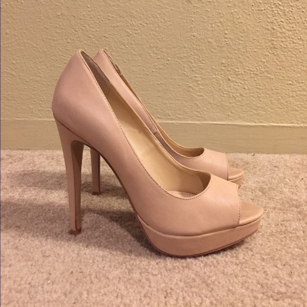 Nude peep toe pumps