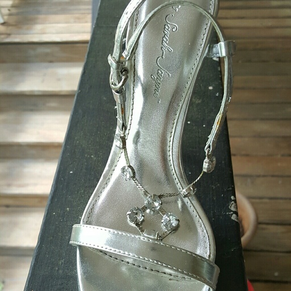 Sarah Jayne Silver Pumps - Picture 2 of 3