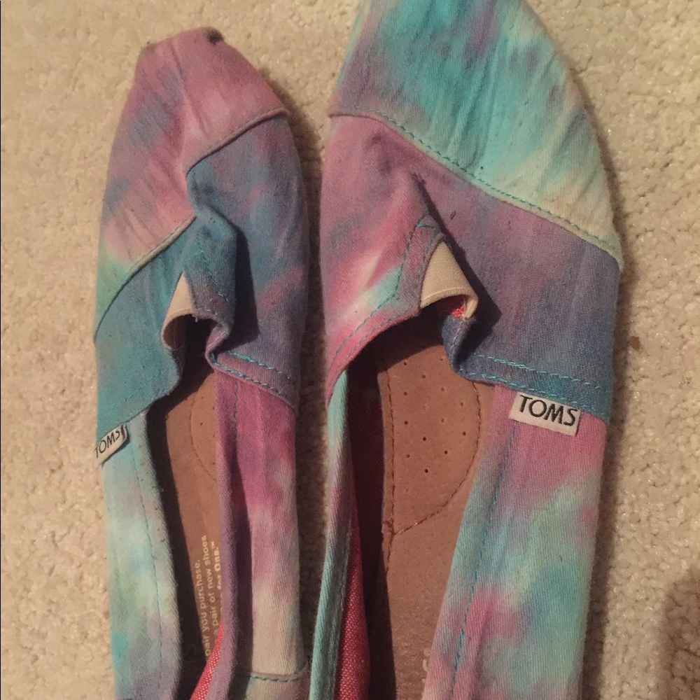 Purple/light blue/white TOMS. Size 9.5.