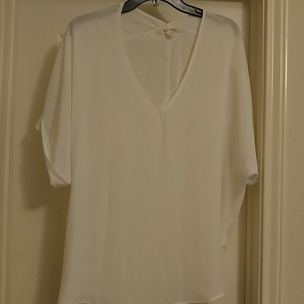 Francescas white dolmain blouse size large