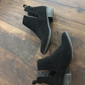 Cut out ankle boots