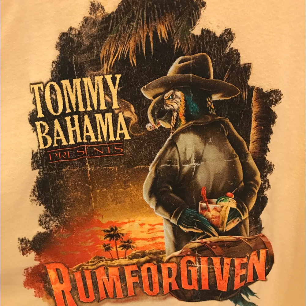 Tommy Bahama T-Shirt
