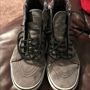 Men's Size 10 Vans Suede Shoes