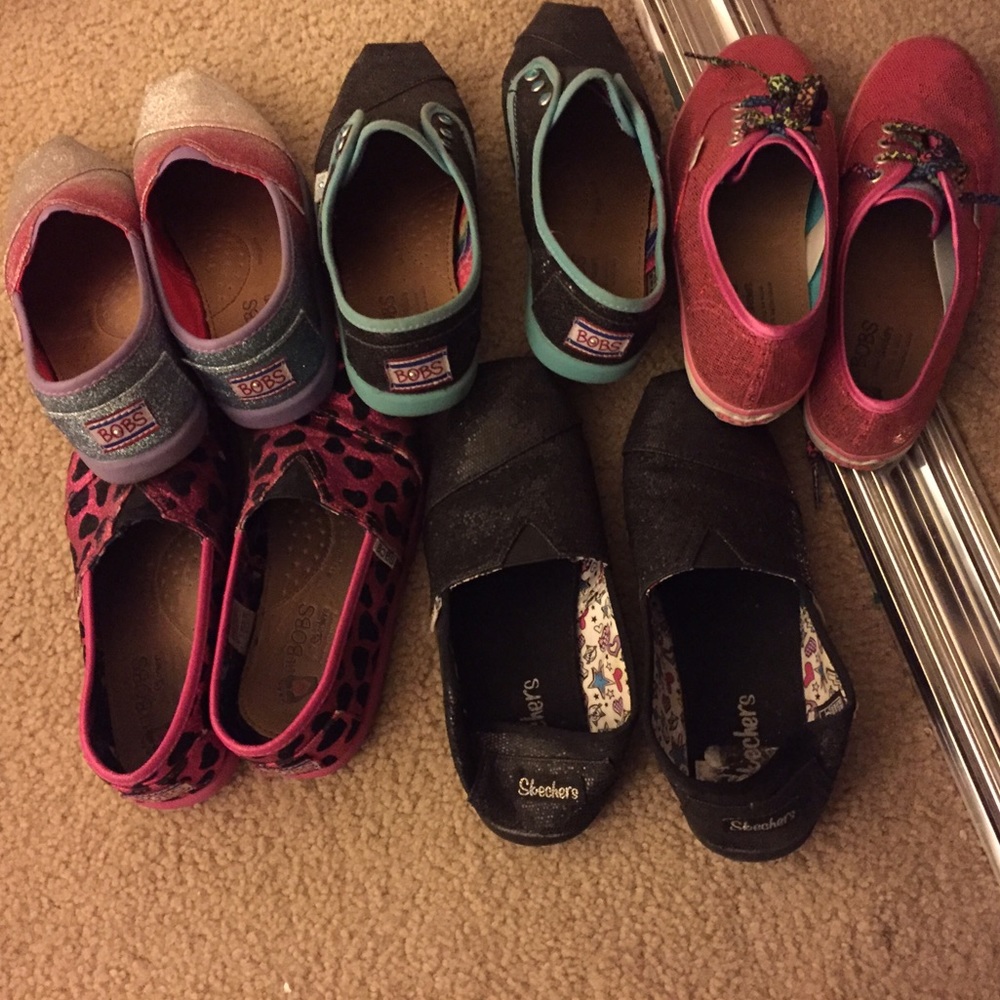 5 pairs of Bob's kids shoes