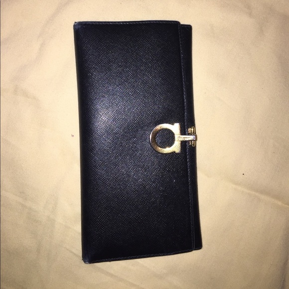 Salvatore Ferragamo Handbags - Salvatore Ferragamo black saffiano leather wallet