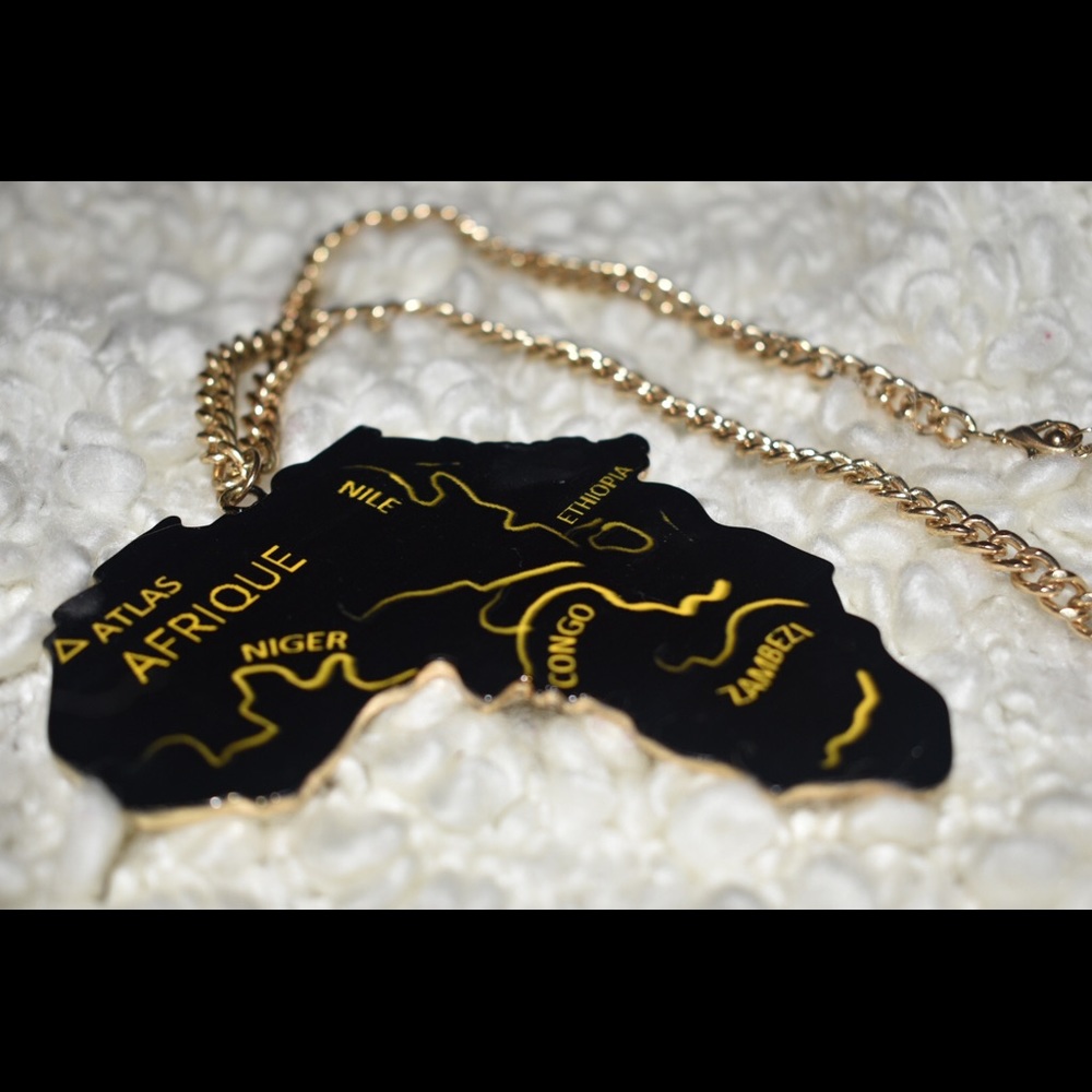 Black and Gold Medium African Pendant Necklace