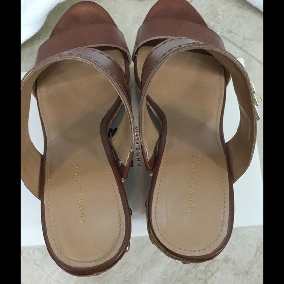 NWOT Tommy Hilfiger wedges - Picture 5 of 5