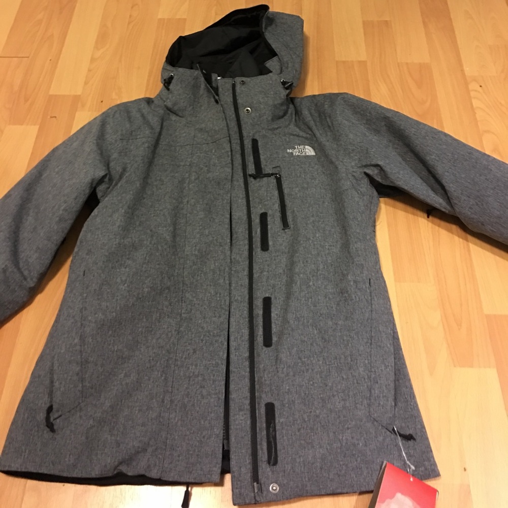 Selling NWT north face jacket size small