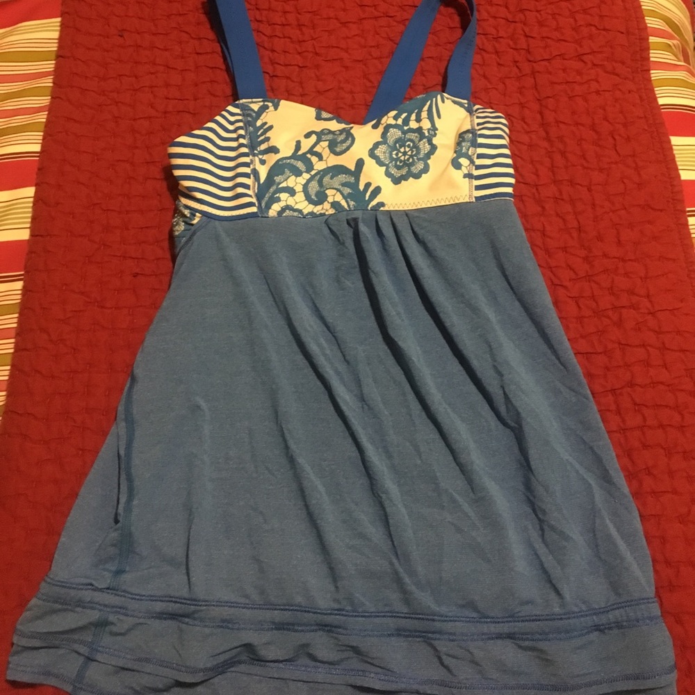 Lululemon top size 4