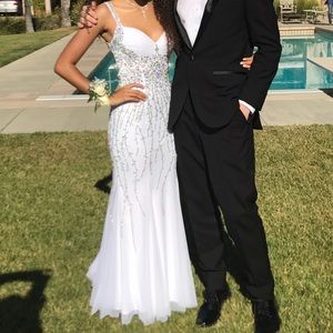 Stunning White Prom Dress✨