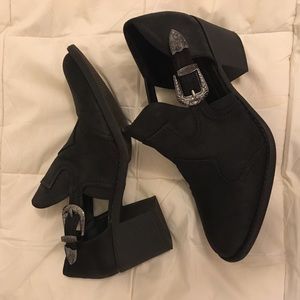Mia ankle booties