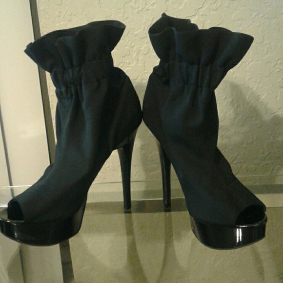 Sexy Booties with high heels - Picture 1 of 3