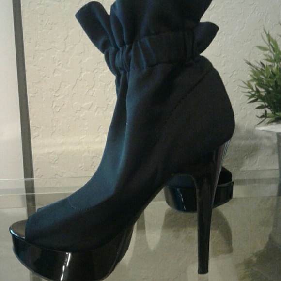 Sexy Booties with high heels - Picture 2 of 3