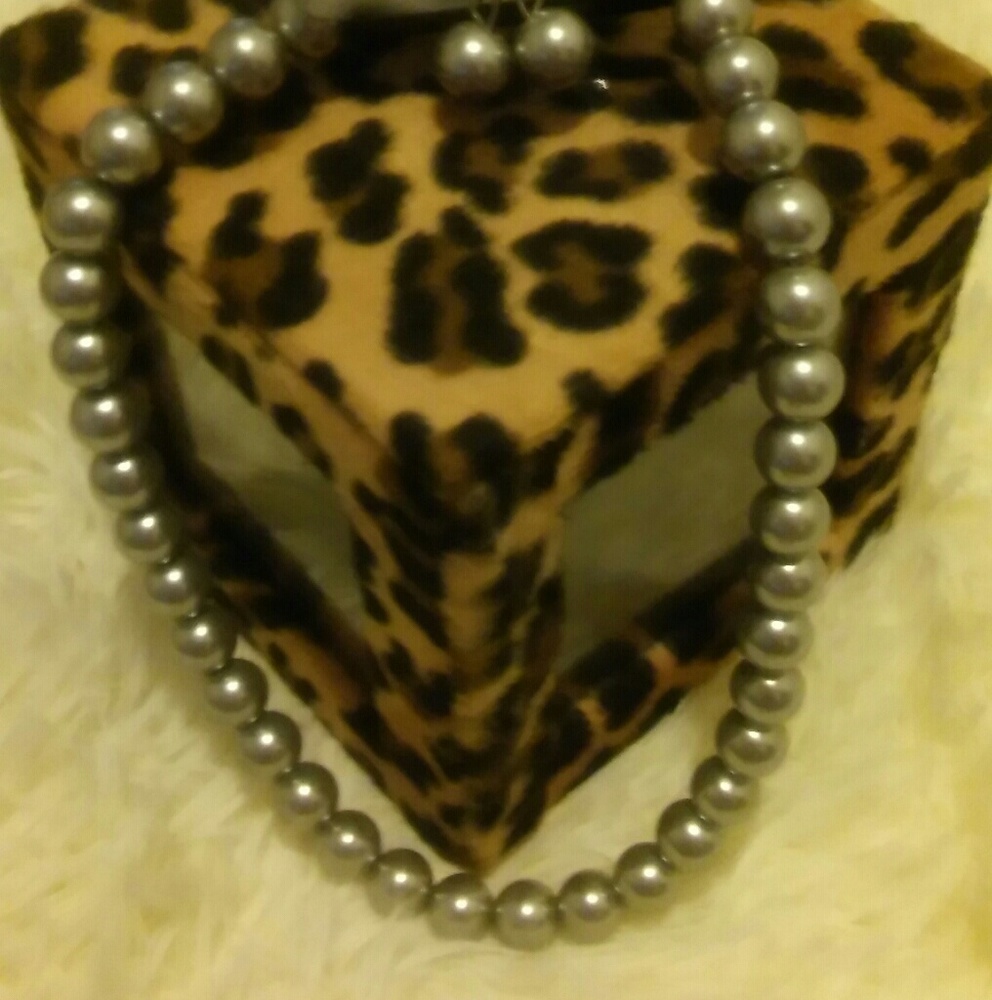 Pewter Pearl Necklace Set