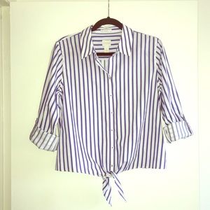 Chico's tie front no-iron cotton button down shirt