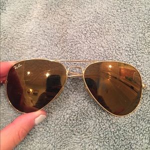 Gold mirrored Ray Ban Aviators