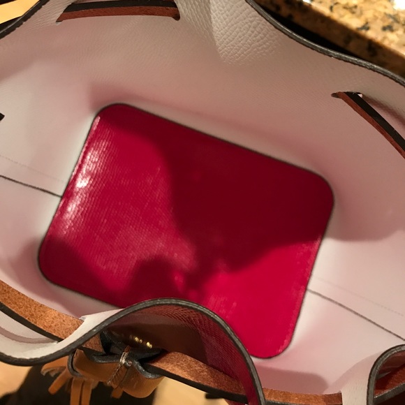 Brand New Dooney & Bourke Purse - Picture 3 of 5