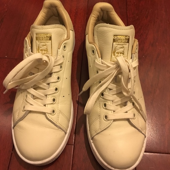 SOLD Adidas Stan Smith Sz 7 (Off white color) - Picture 3 of 4