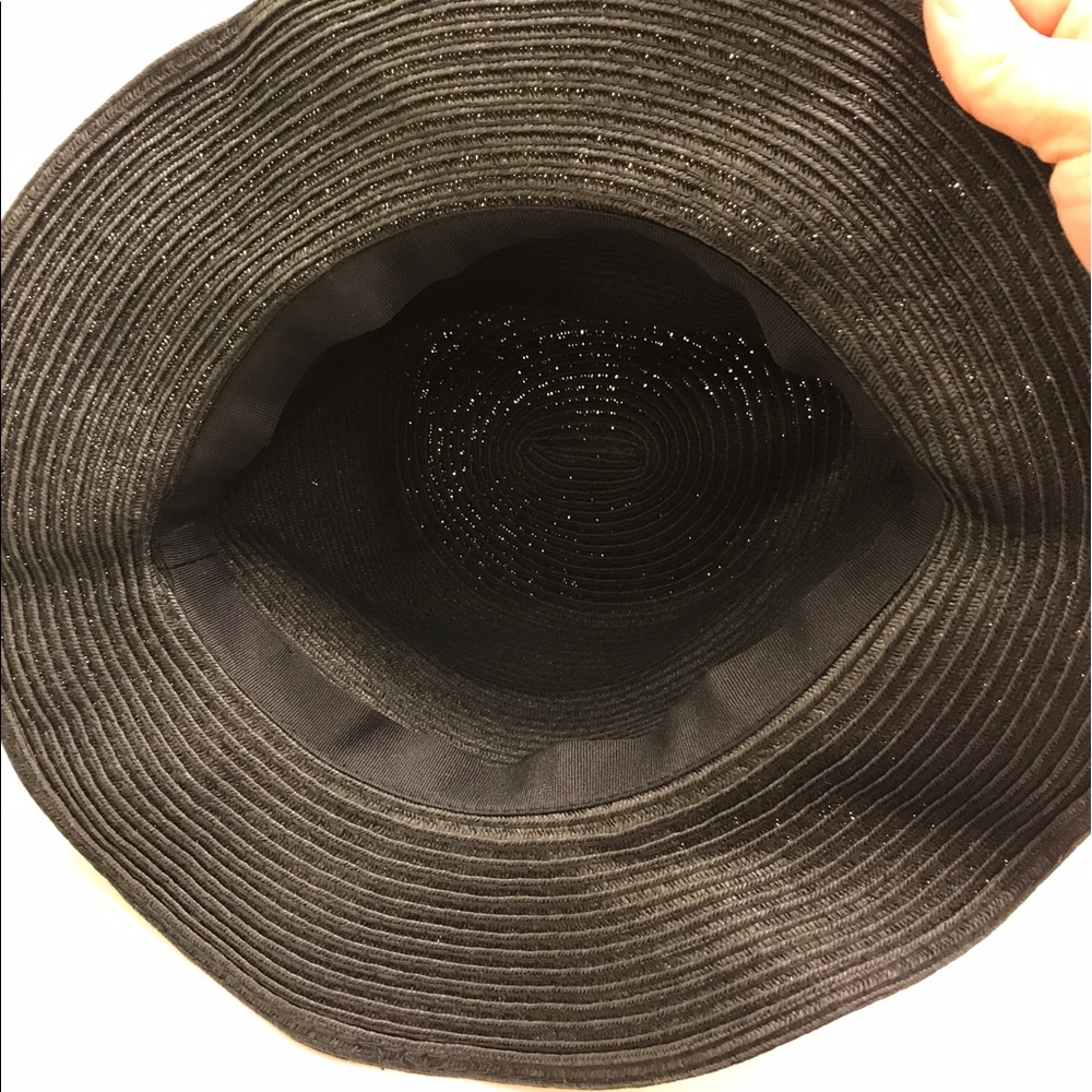 Hat 🎩 - Picture 3 of 3