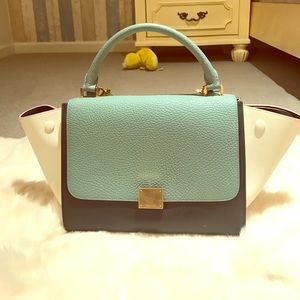 Celine in tricolor!