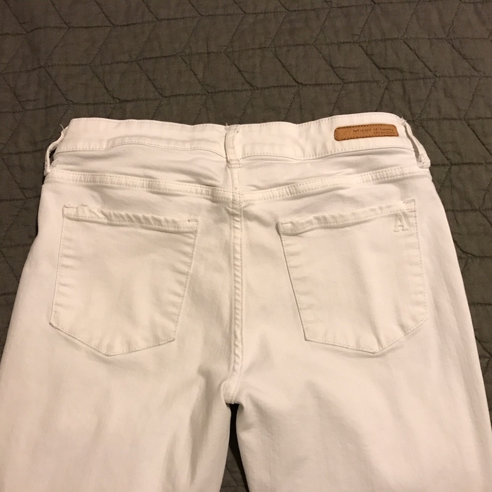 White skinny jeans