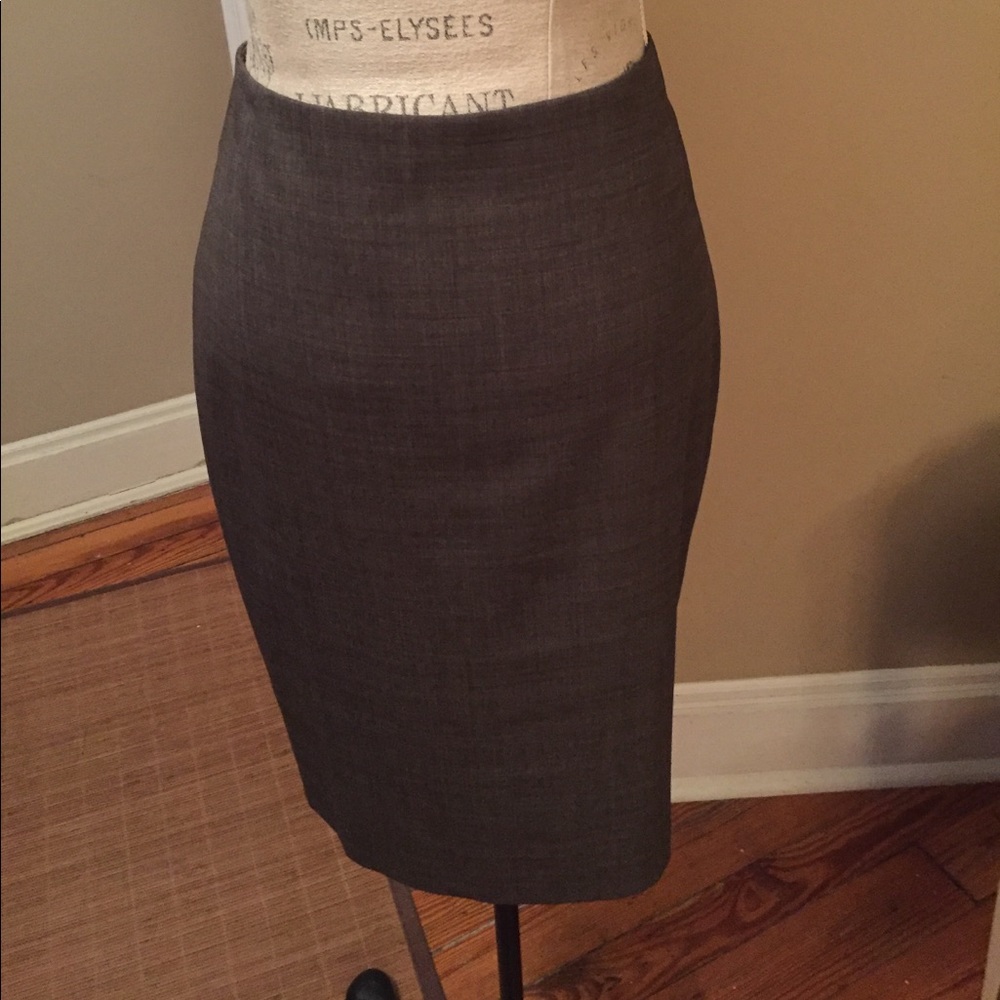 Gray pencil skirt