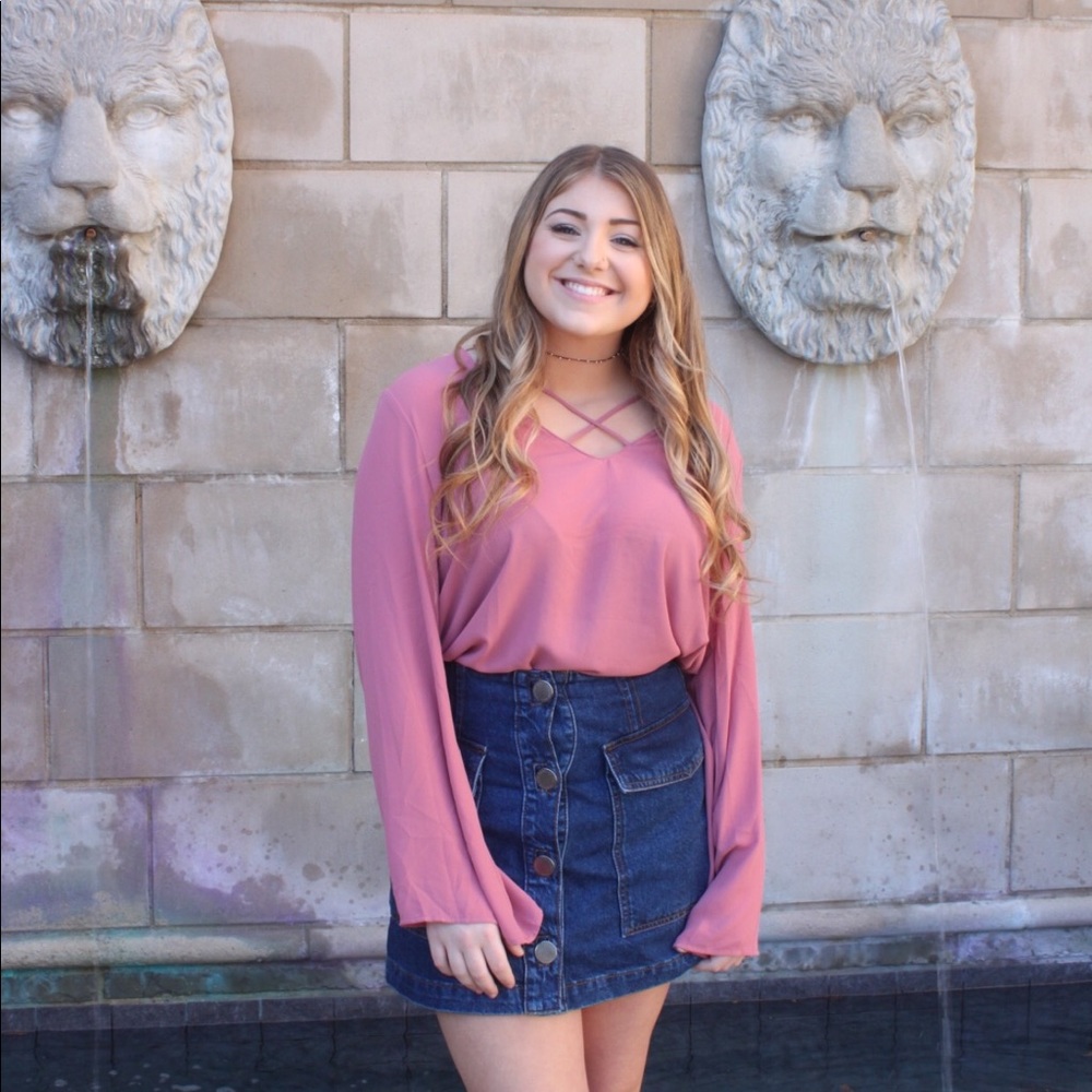Meet your Posher, Chloe