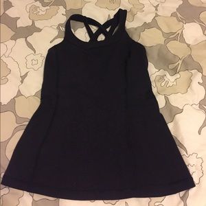 Black lululemon tank.