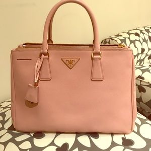 Prada pink saffiano bag! Medium size in baby pink