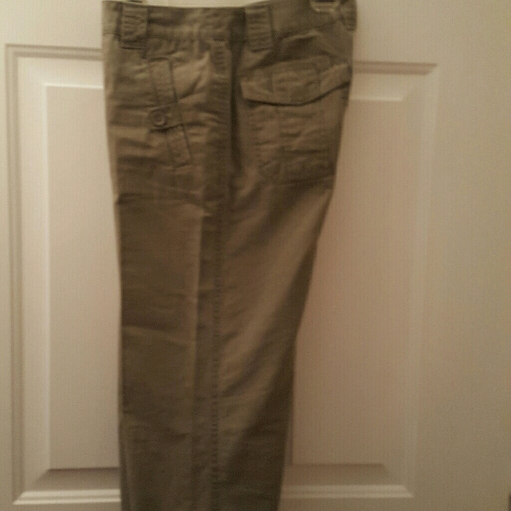 LizWear, Cargo Capris