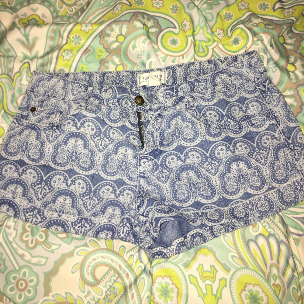 Design Denim shorts
