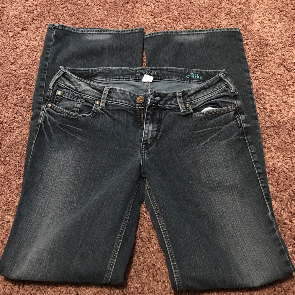 Women's Silver Jeans 33 Waist 35 Inseam Bootcut
