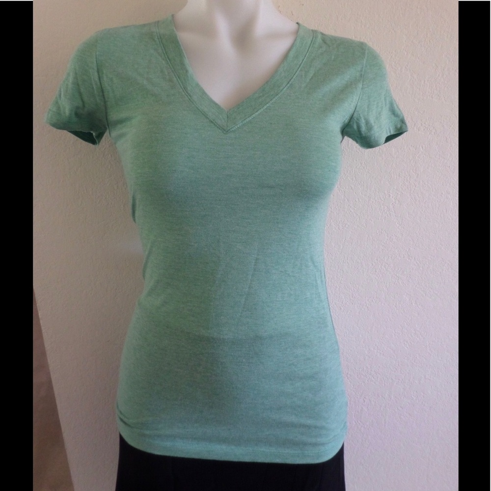 ZENANA OUTFITTERS Mint Green Cotton T-Shirt Sz S