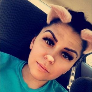 Meet your Posher, Crystal