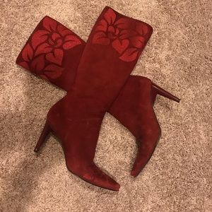 Sued boots