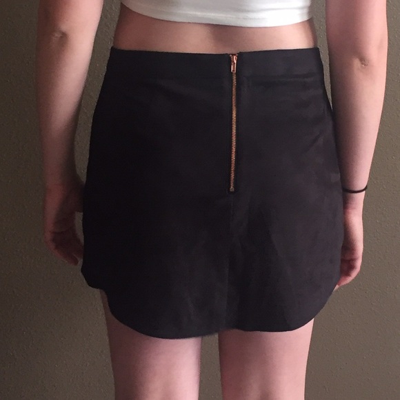 Black Faux Suede Miniskirt - Picture 2 of 5