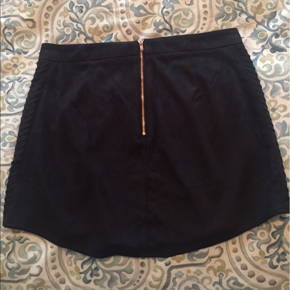 Black Faux Suede Miniskirt - Picture 5 of 5