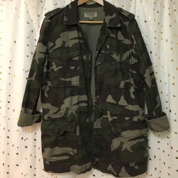 Urban Outfitters Jackets & Blazers - Urban Outfitters Ecote Camouflage Anorak