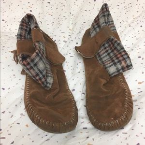 Moccasin boots