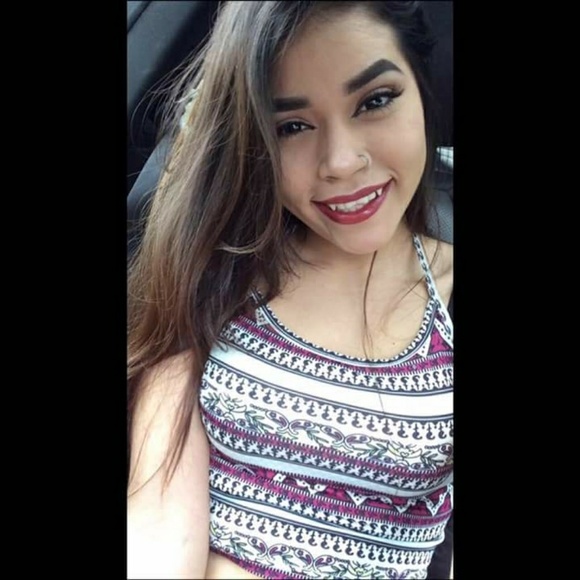 Meet your Posher, Julissa - Picture 1 of 1