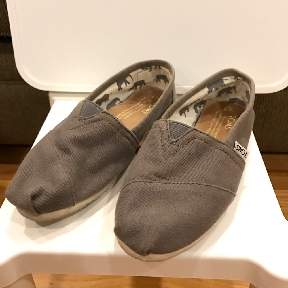 Toms womens canvas classic shoes in ash size 5