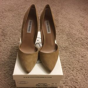 Steve Madden Varcityy suede pump - size 9, sand