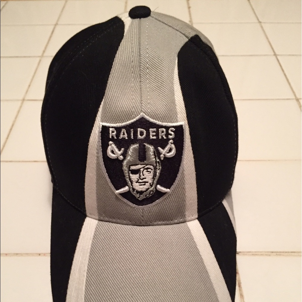 Oakland Raiders Football Cap.