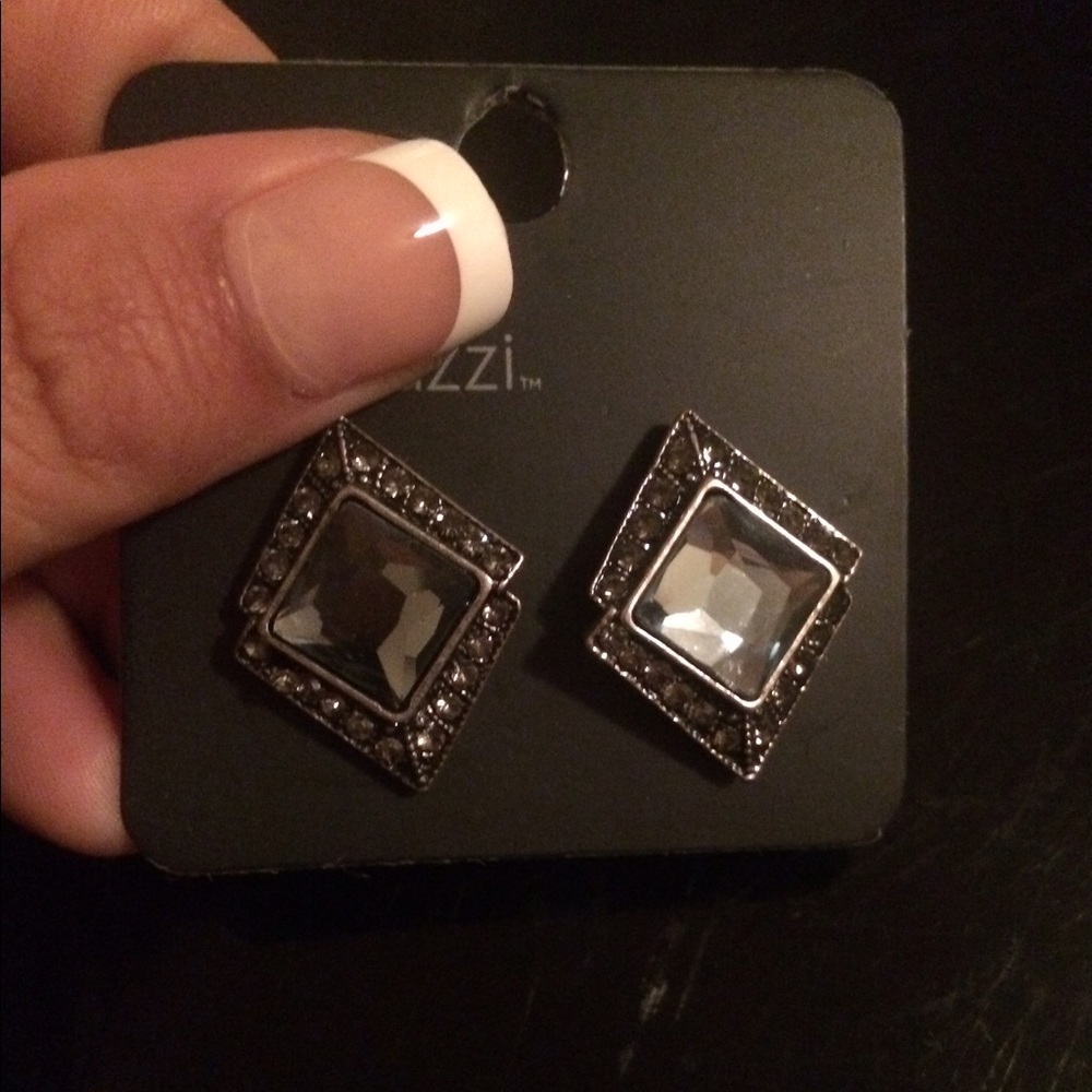 (4 for $20) brand new earrings